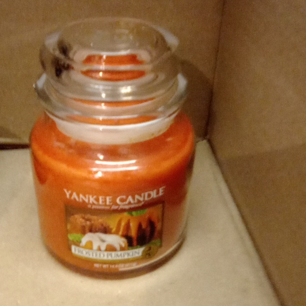 Yankee Candle Frosted Pumpkin Jar - Warm Orange Full